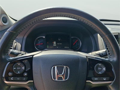 2022 Honda Pilot Touring w/Rear Captain's Chairs