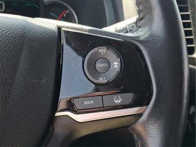 2022 Honda Pilot Touring w/Rear Captain's Chairs