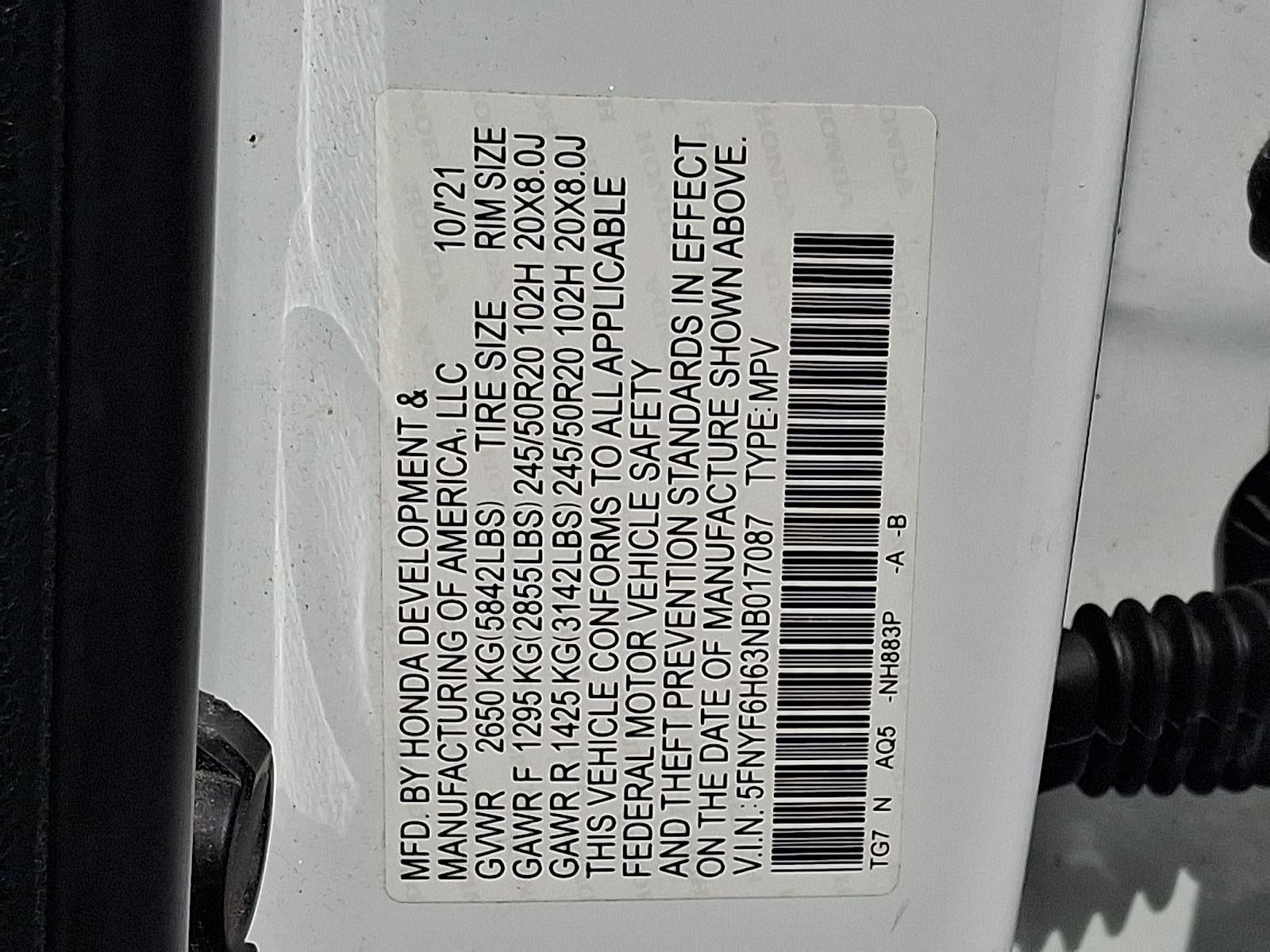 2022 Honda Pilot Touring w/Rear Captain's Chairs