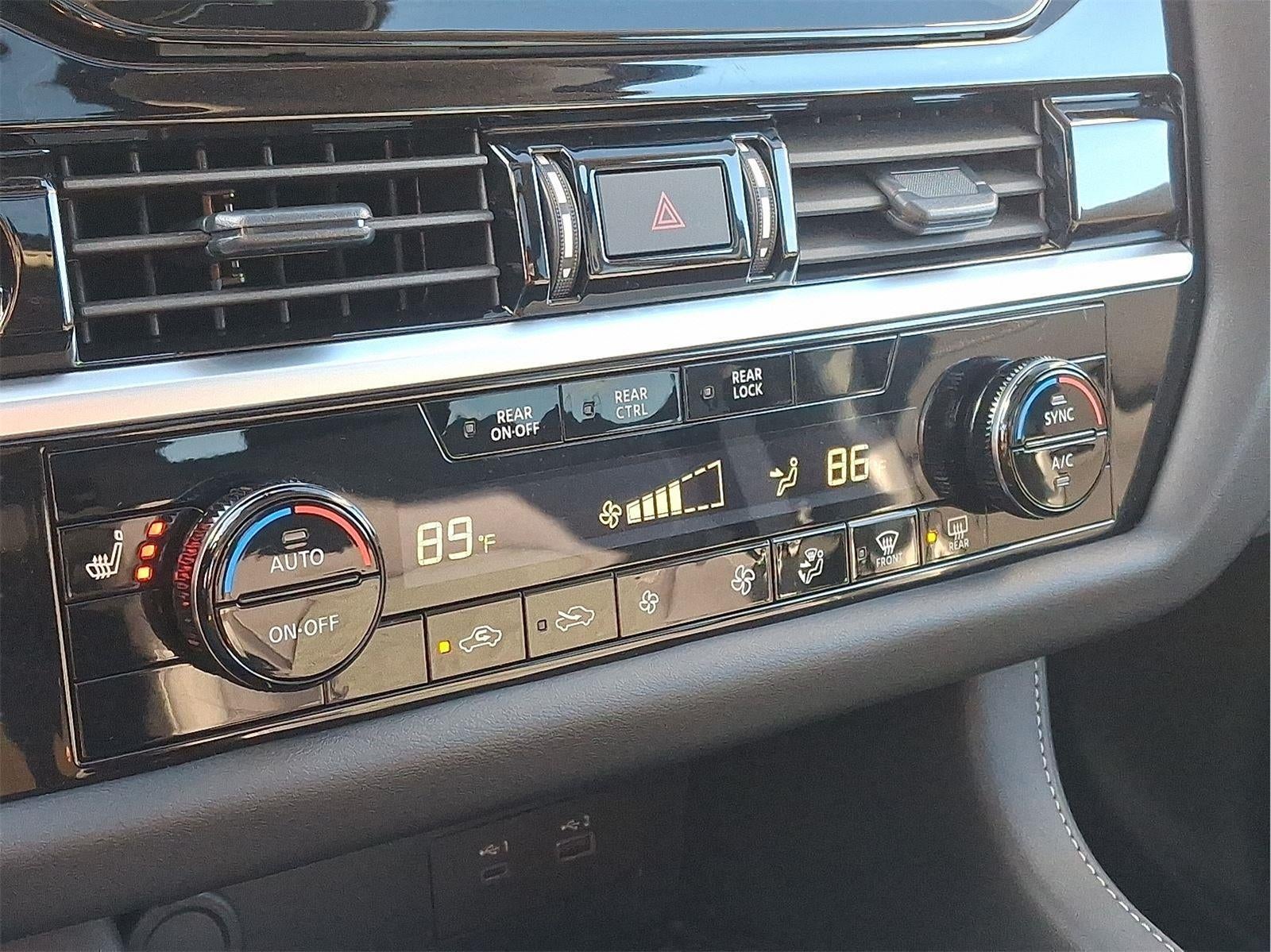 2025 Nissan Pathfinder SV