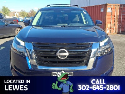 2025 Nissan Pathfinder SV