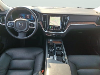 2025 Volvo V60 Cross Country Plus