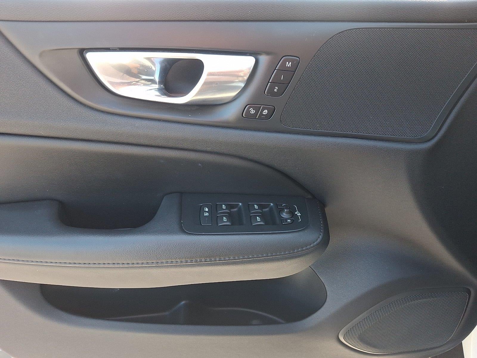 2025 Volvo V60 Cross Country Plus