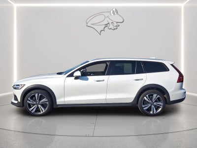 2025 Volvo V60 Cross Country Plus