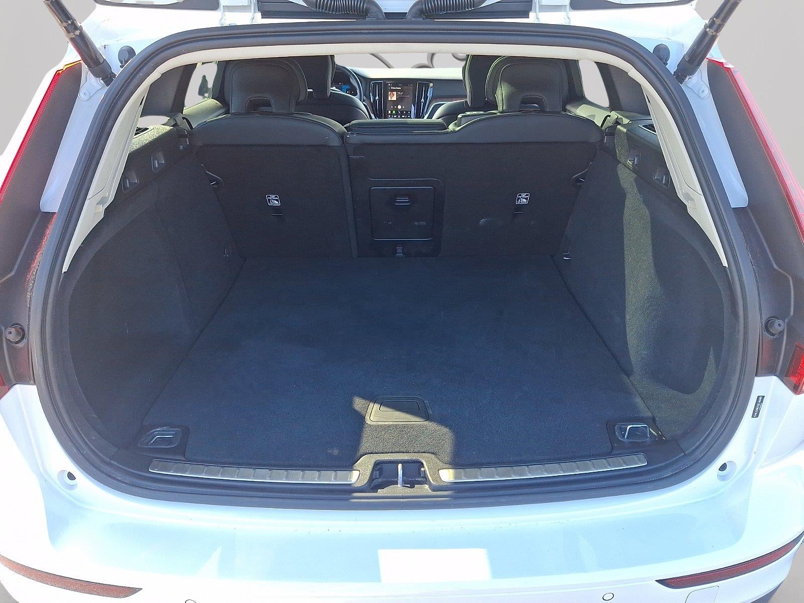 2025 Volvo V60 Cross Country Plus