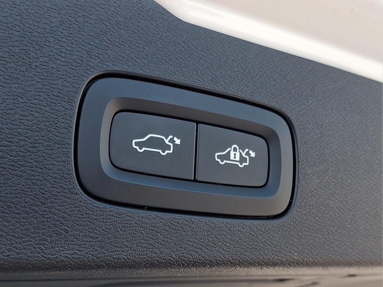 2025 Volvo V60 Cross Country Plus