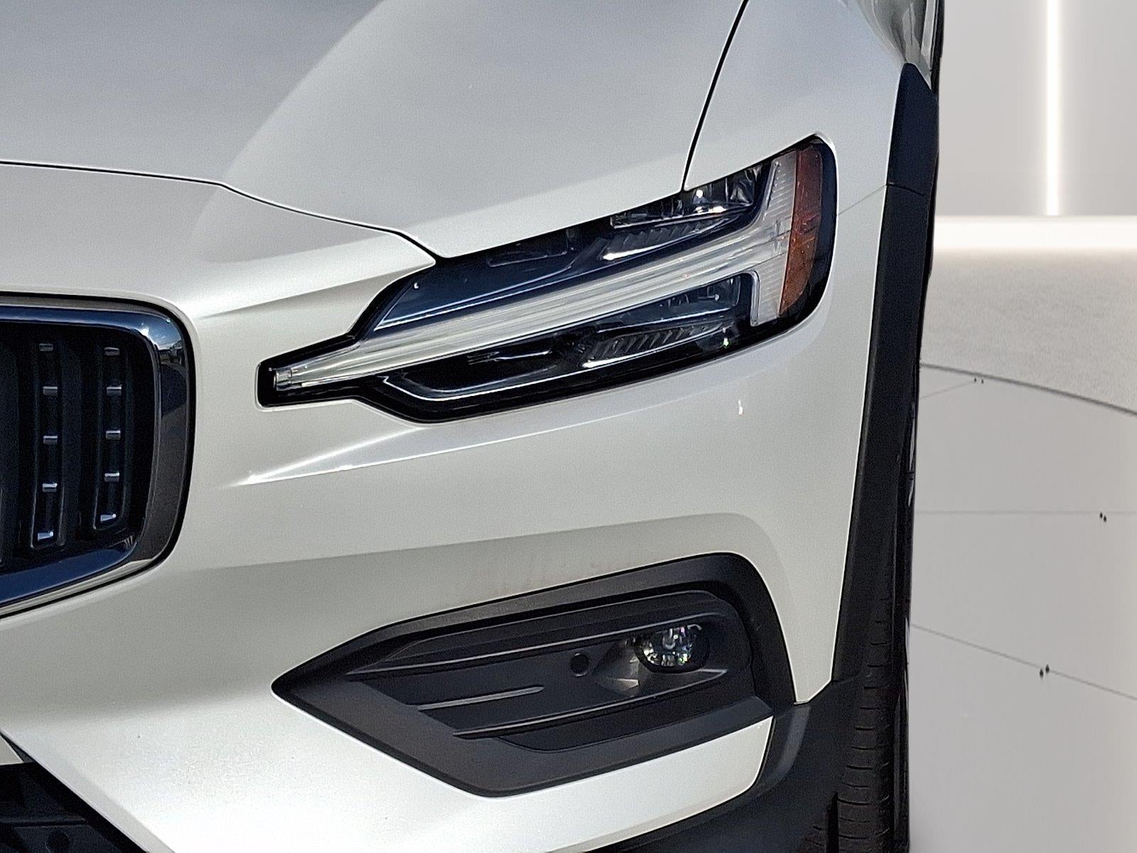 2025 Volvo V60 Cross Country Plus