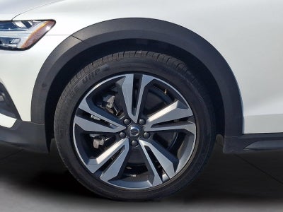 2025 Volvo V60 Cross Country Plus