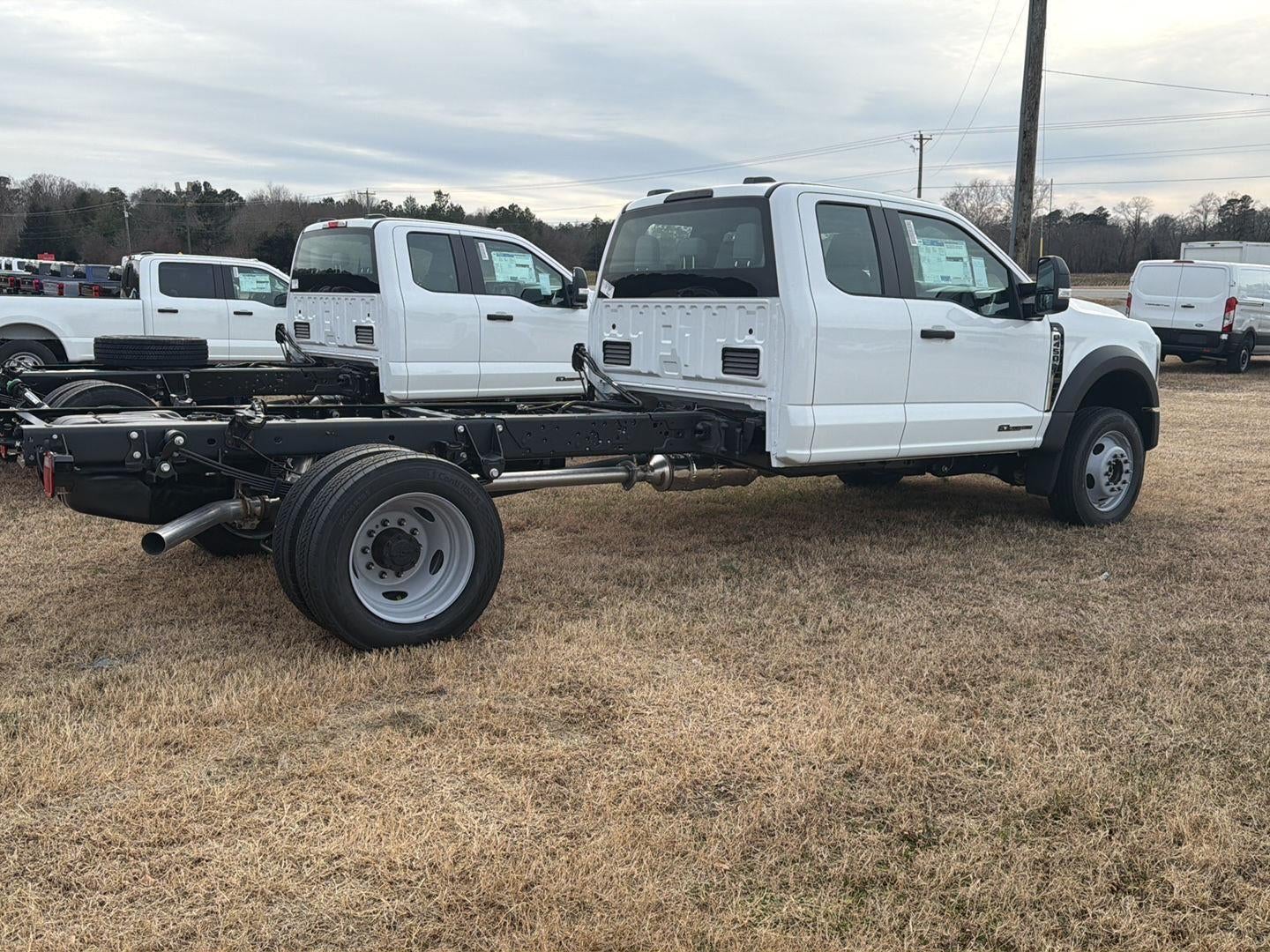 2026 Ford Super Duty F-450 DRW XL CHASSIS ONLY