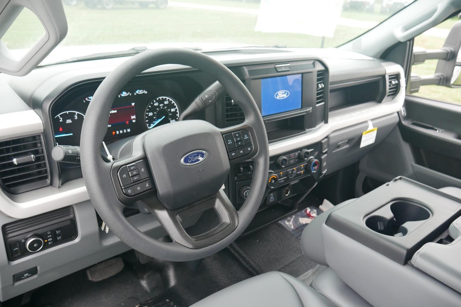 2025 Ford Super Duty F-250 8' KNAPHEIDE SERVICE BODY, SPRAY IN LINER, CLASS V HITCH