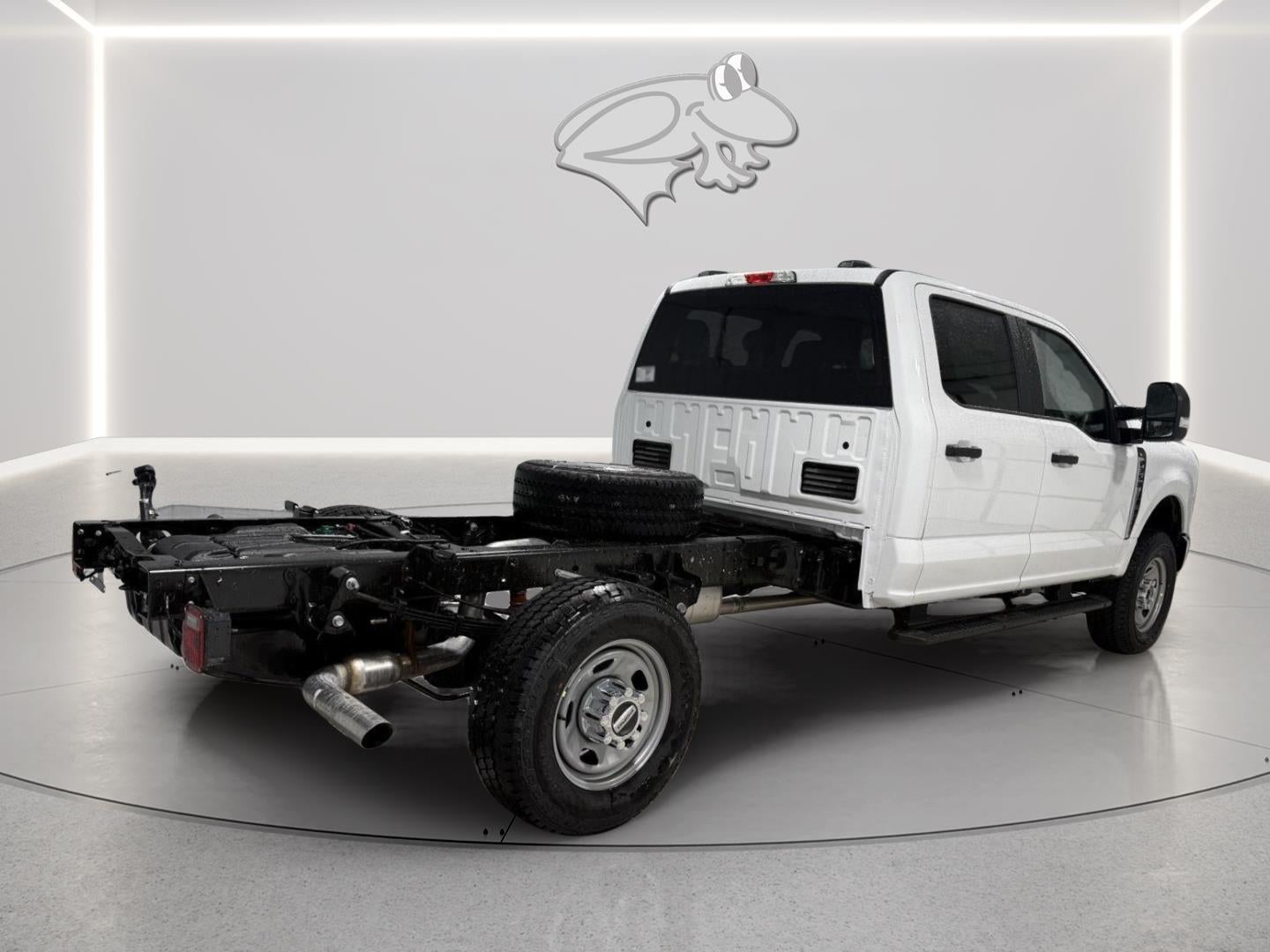 2026 Ford Super Duty F-350 SRW XL CHASSIS ONLY