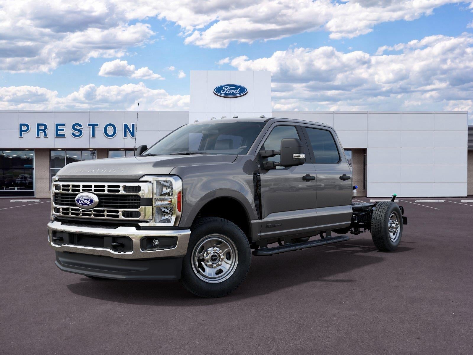 2027 Ford Super Duty F-350 SRW XL