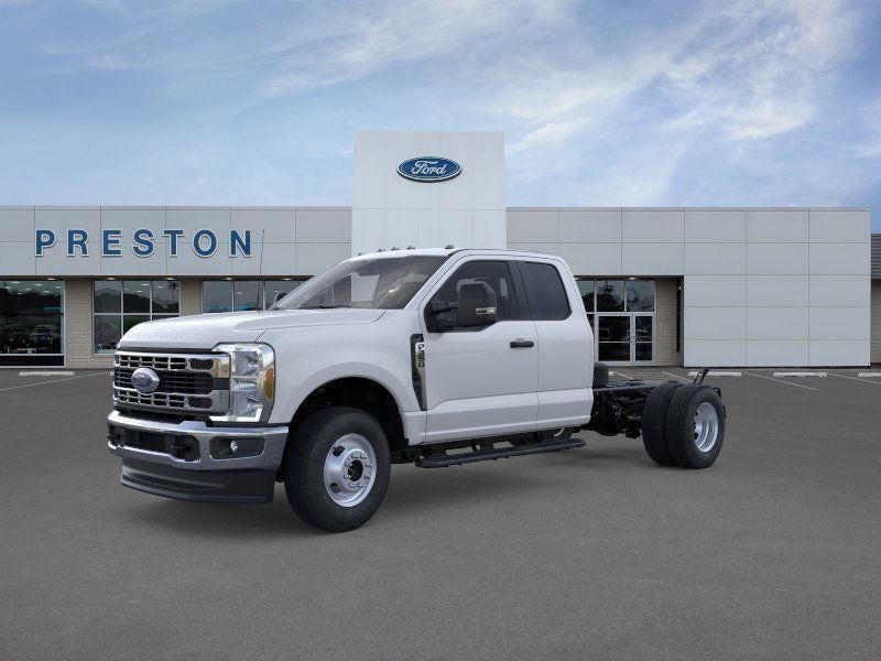 2026 Ford Super Duty F-350 DRW XL