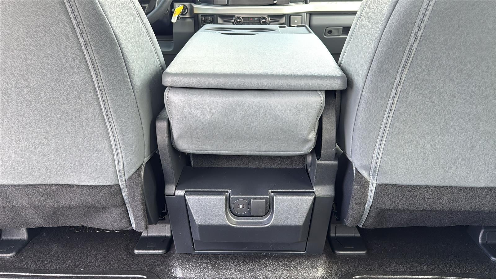 2026 Ford Super Duty F-450 DRW XL CHASSIS ONLY