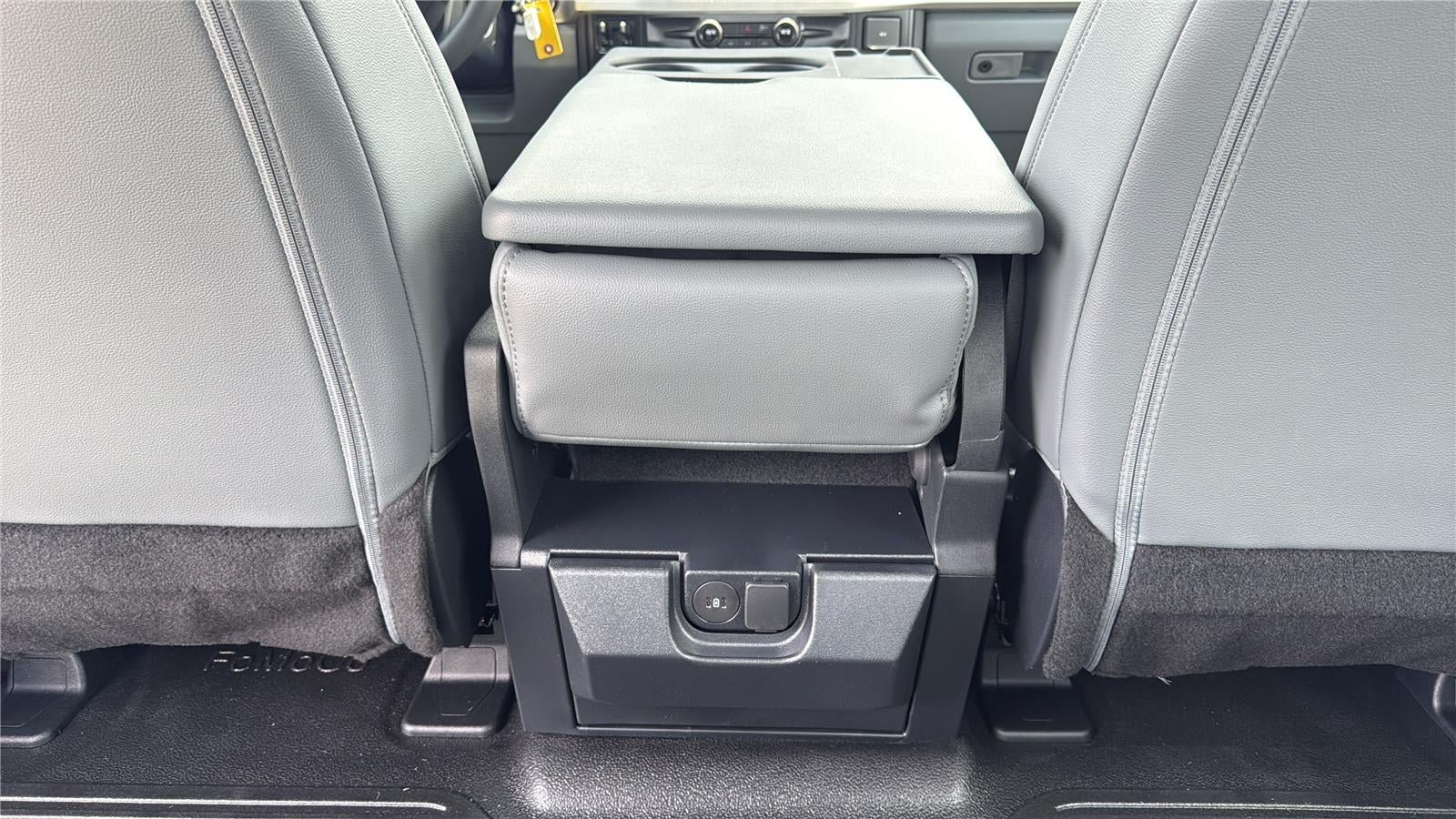 2026 Ford Super Duty F-450 DRW XL CHASSIS ONLY