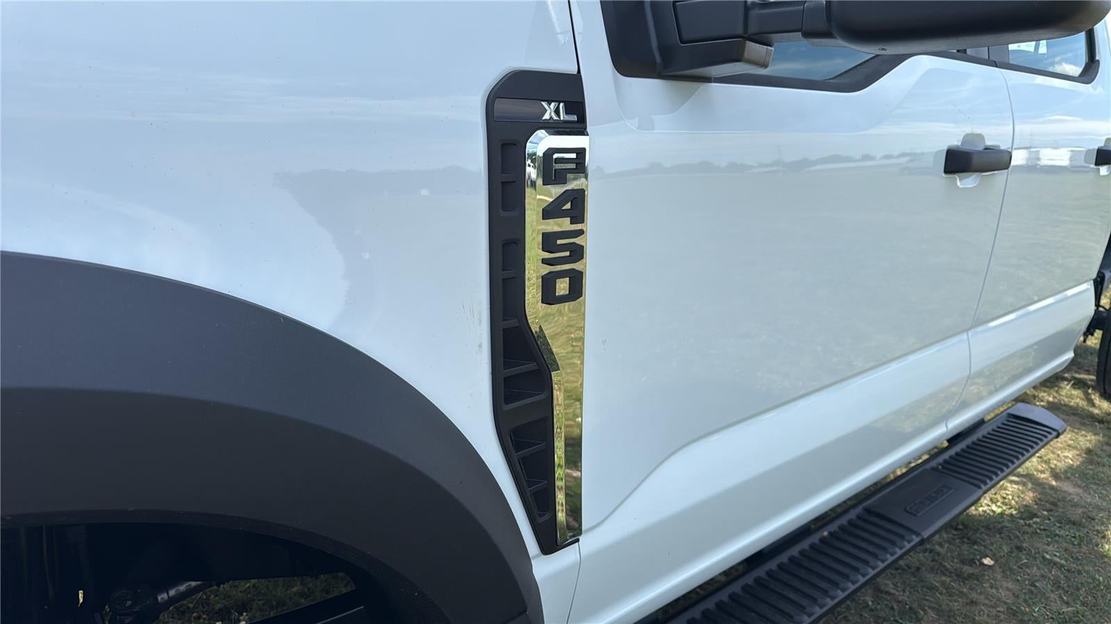 2026 Ford Super Duty F-450 DRW XL CHASSIS ONLY