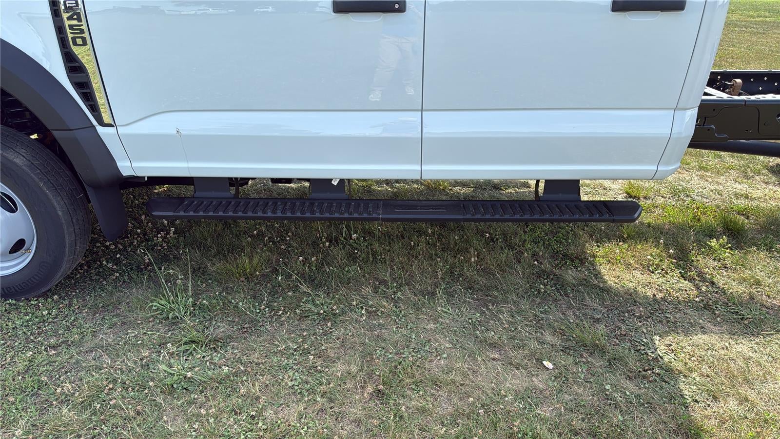 2026 Ford Super Duty F-450 DRW XL CHASSIS ONLY