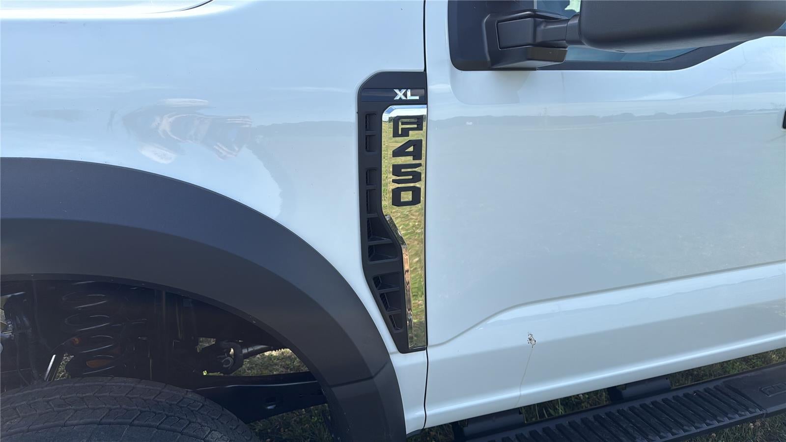2026 Ford Super Duty F-450 DRW XL CHASSIS ONLY