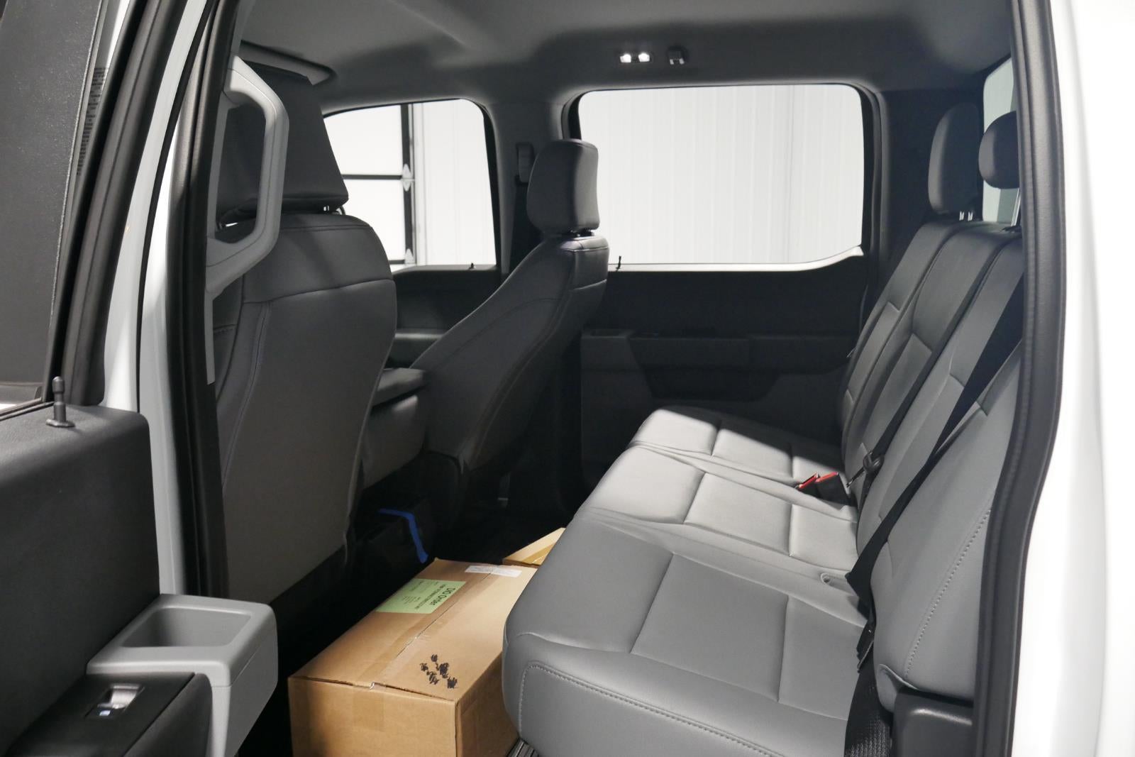 2025 Ford Super Duty F-450 DRW 9' DYNAPRO W/ BUYERS L-PAK