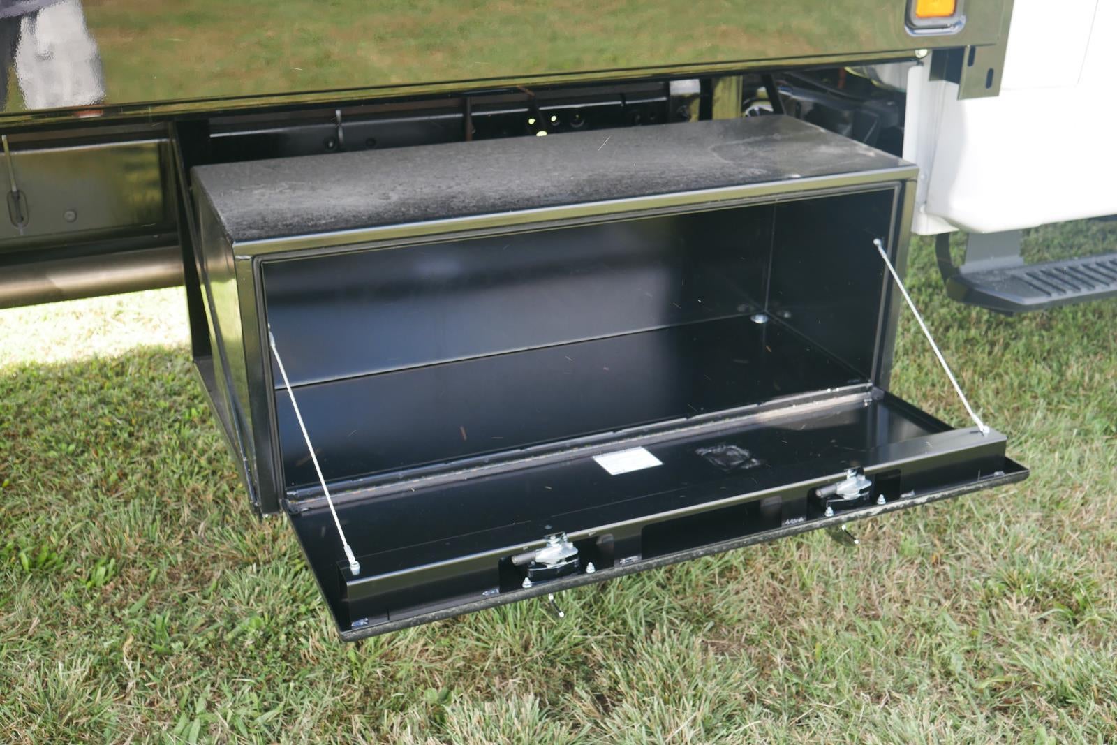 2025 Ford Super Duty F-550 DRW XL