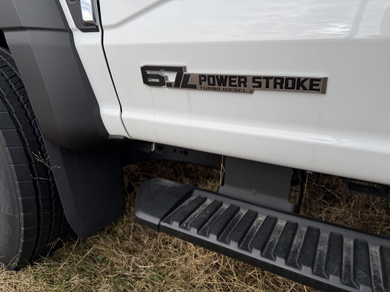 2025 Ford Super Duty F-550 DRW KNAPHEIDE 16' HEAVY DUTY PLATFORM BODY, SLIDING WINCHES AND STRAPS, 48" UNDERBODY TOOLBOX, FULL COMBO HITCH