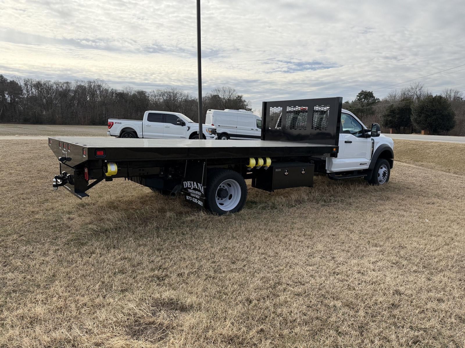 2025 Ford Super Duty F-550 DRW KNAPHEIDE 16' HEAVY DUTY PLATFORM BODY, SLIDING WINCHES AND STRAPS, 48" UNDERBODY TOOLBOX, FULL COMBO HITCH