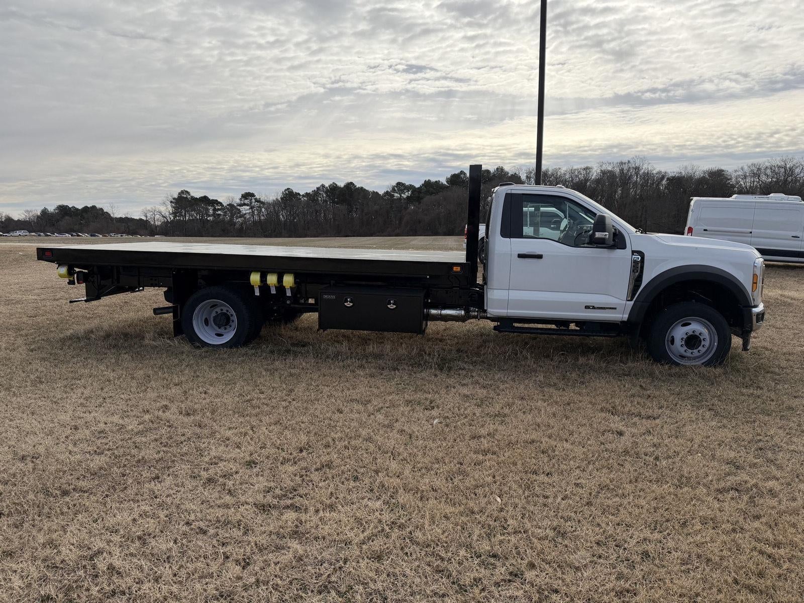 2025 Ford Super Duty F-550 DRW KNAPHEIDE 16' HEAVY DUTY PLATFORM BODY, SLIDING WINCHES AND STRAPS, 48" UNDERBODY TOOLBOX, FULL COMBO HITCH
