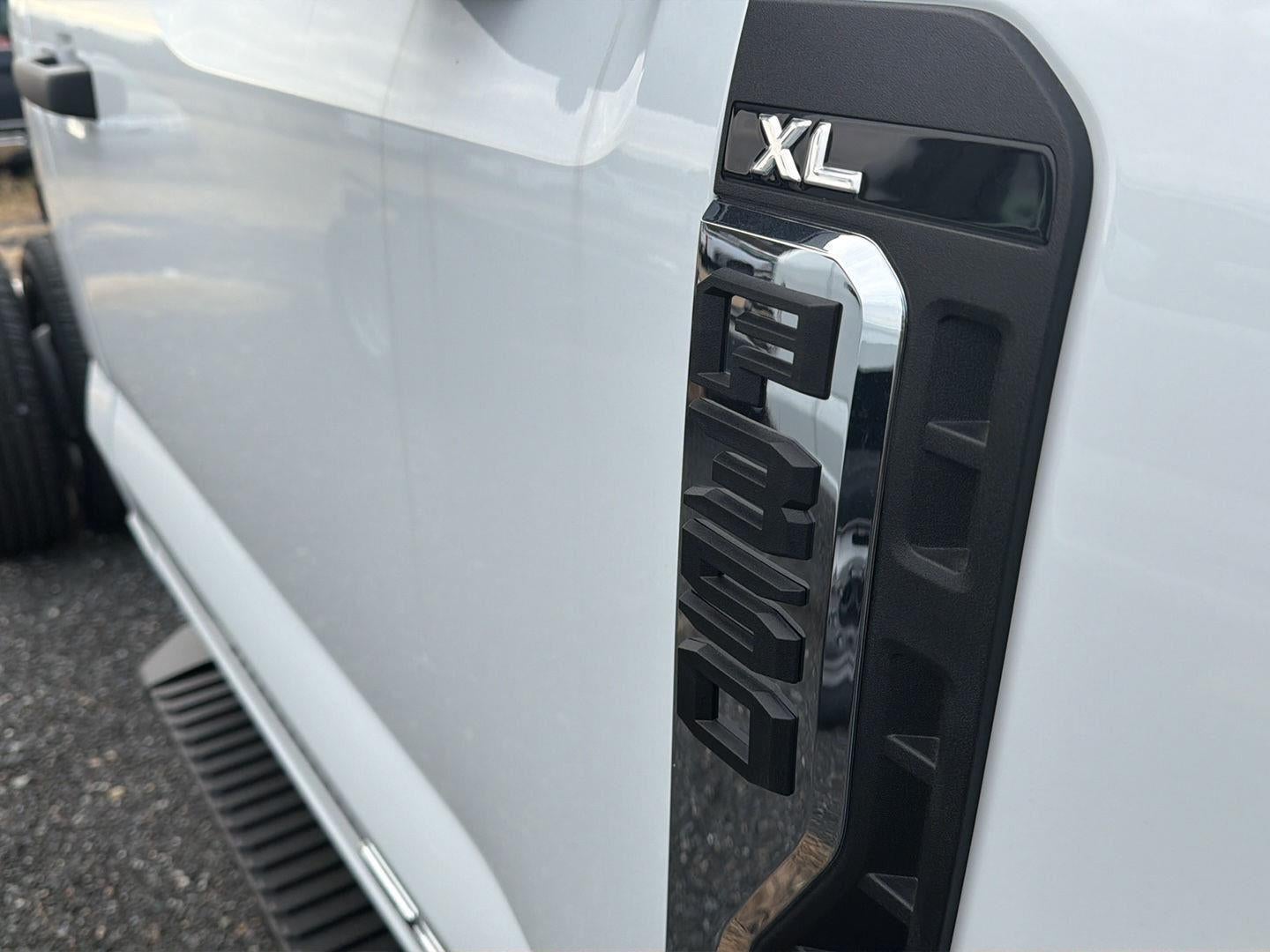 2026 Ford Super Duty F-350 DRW XL