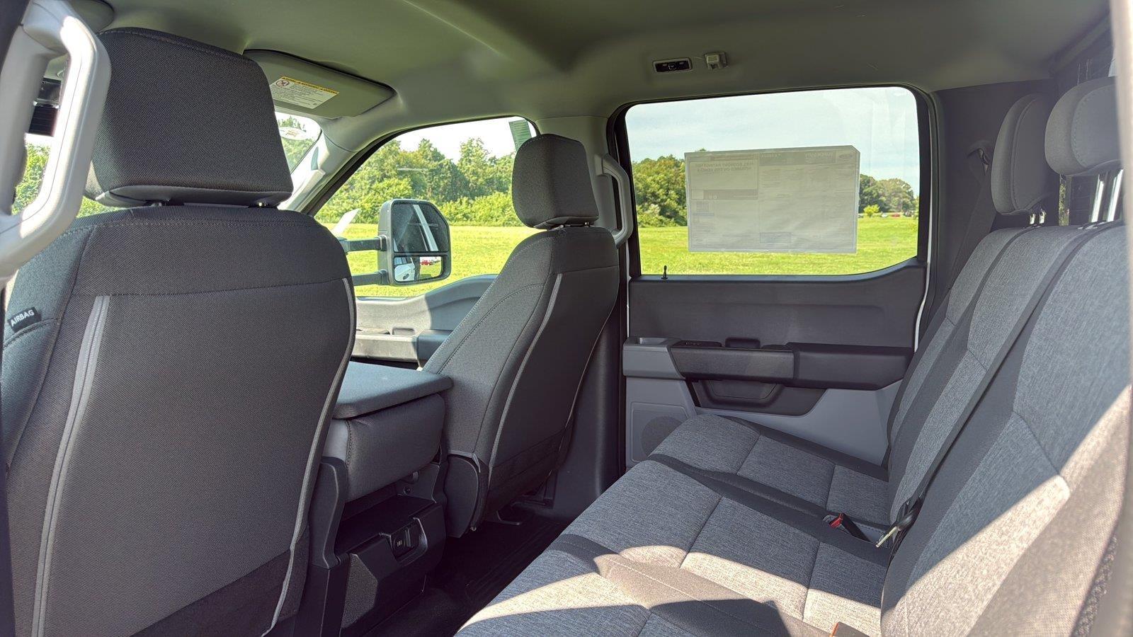 2026 Ford Super Duty F-550 DRW 12' DYNAPRO LANDSCAPE DUMP, FULL CAB SHIELD, MANUAL TARP, COMBO HITCJ, 48" UNDERBODY TOOLBOX