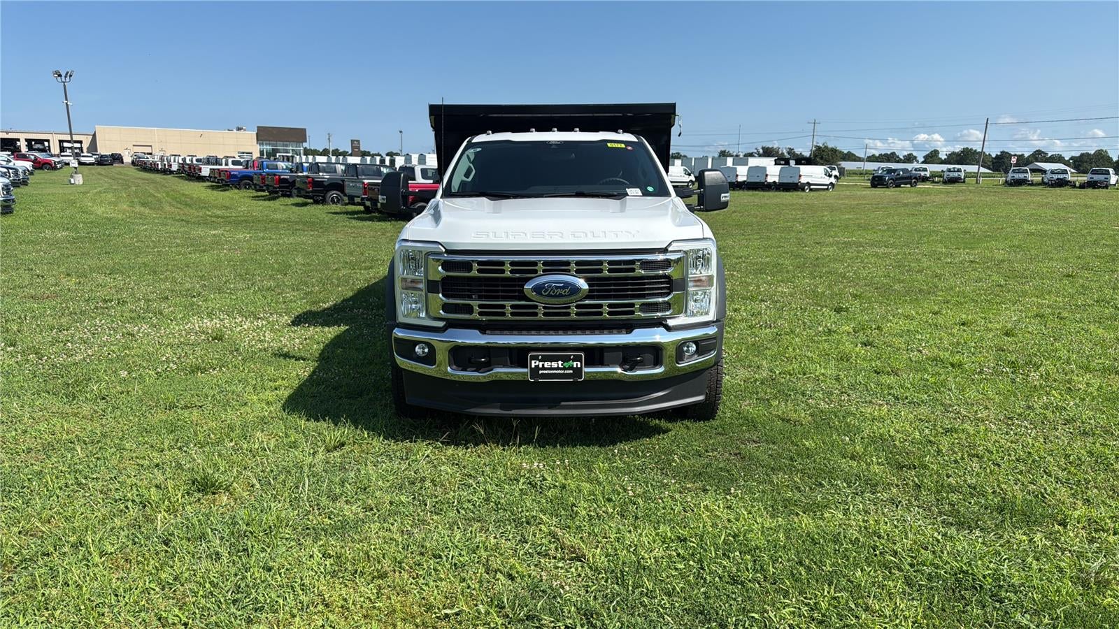 2026 Ford Super Duty F-550 DRW 12' DYNAPRO LANDSCAPE DUMP, FULL CAB SHIELD, MANUAL TARP, COMBO HITCJ, 48" UNDERBODY TOOLBOX
