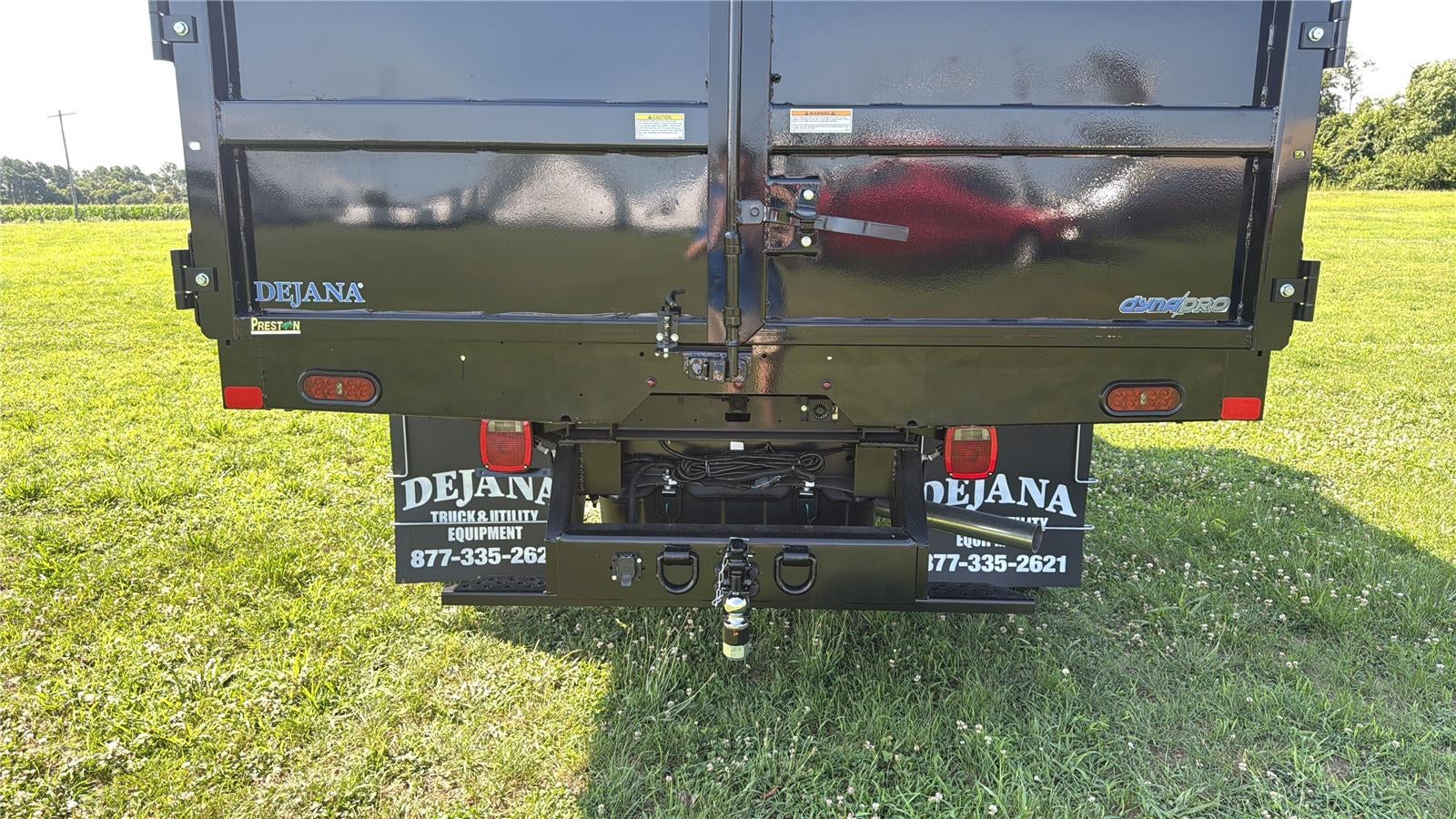 2026 Ford Super Duty F-550 DRW 12' DYNAPRO LANDSCAPE DUMP, FULL CAB SHIELD, MANUAL TARP, COMBO HITCJ, 48" UNDERBODY TOOLBOX