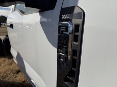 2025 Ford Super Duty F-550 DRW XL