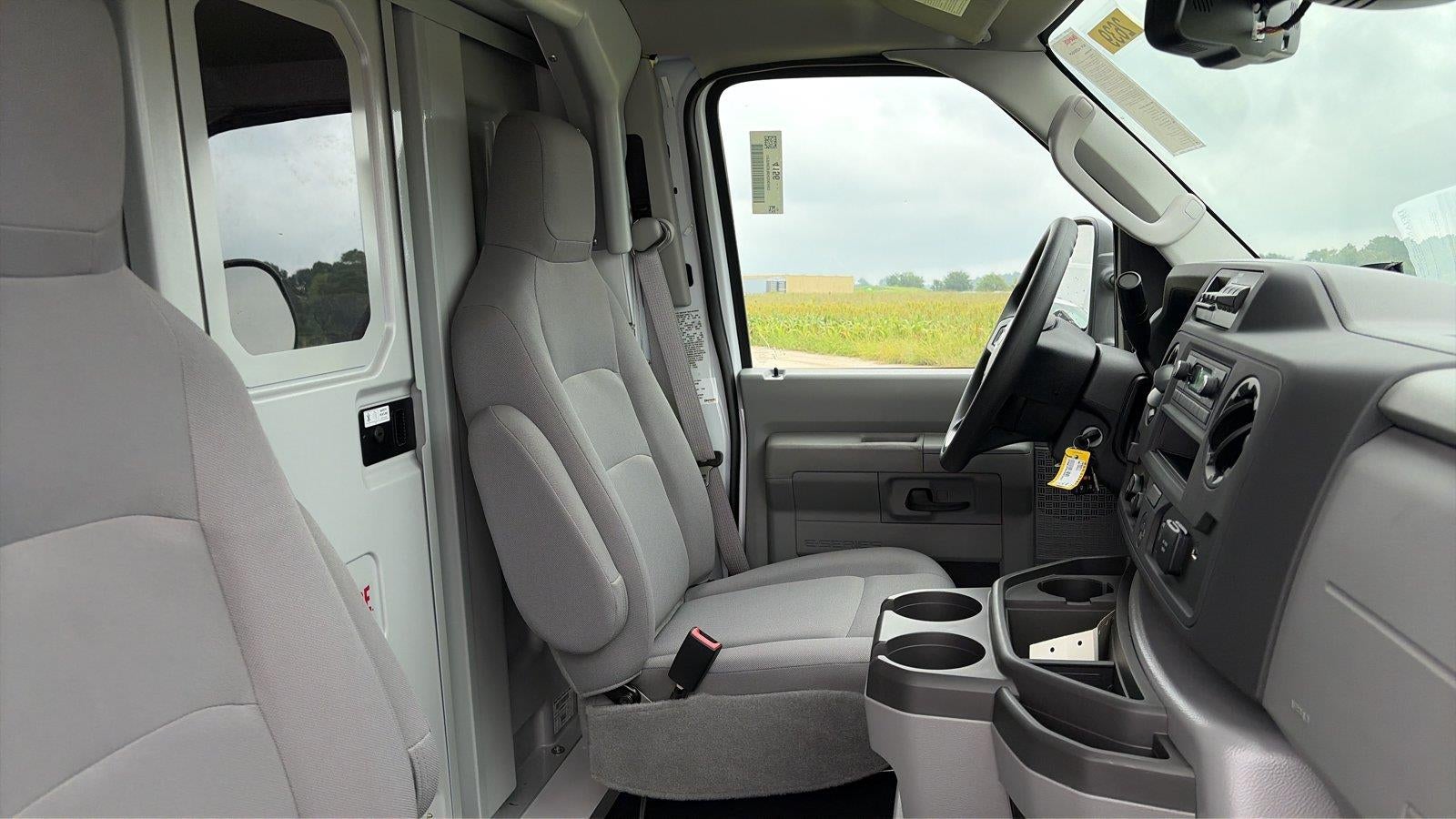 2027 Ford E-Series Cutaway 10' KNAPHEIDE KUV KIGH ROOF ENCLOSED SERVICE BODY, MASTER LOCK SYSTEM, CLASS V HITCH, 3 BOW LADDER RACK
