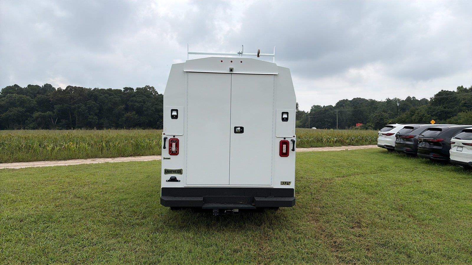 2027 Ford E-Series Cutaway 10' KNAPHEIDE KUV KIGH ROOF ENCLOSED SERVICE BODY, MASTER LOCK SYSTEM, CLASS V HITCH, 3 BOW LADDER RACK