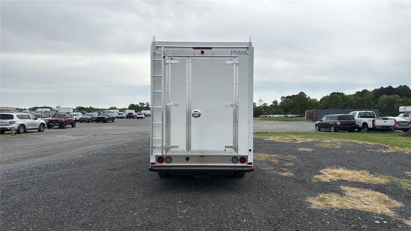 2027 Ford E-Series Cutaway E-350 SRW
