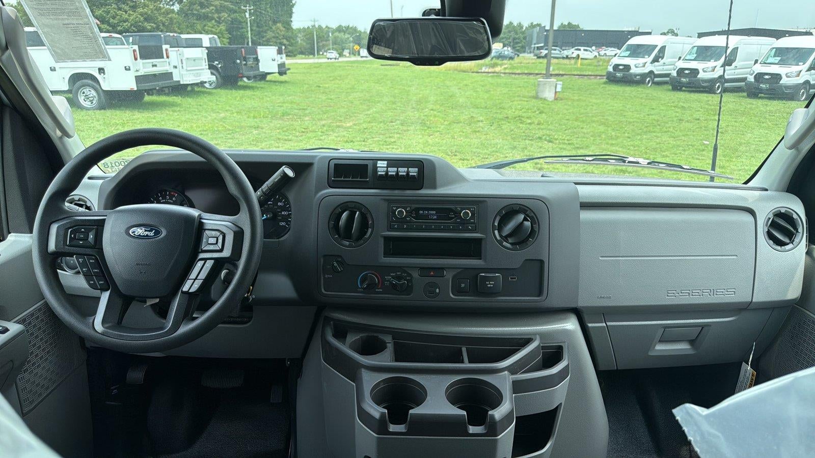 2027 Ford E-Series Cutaway Base
