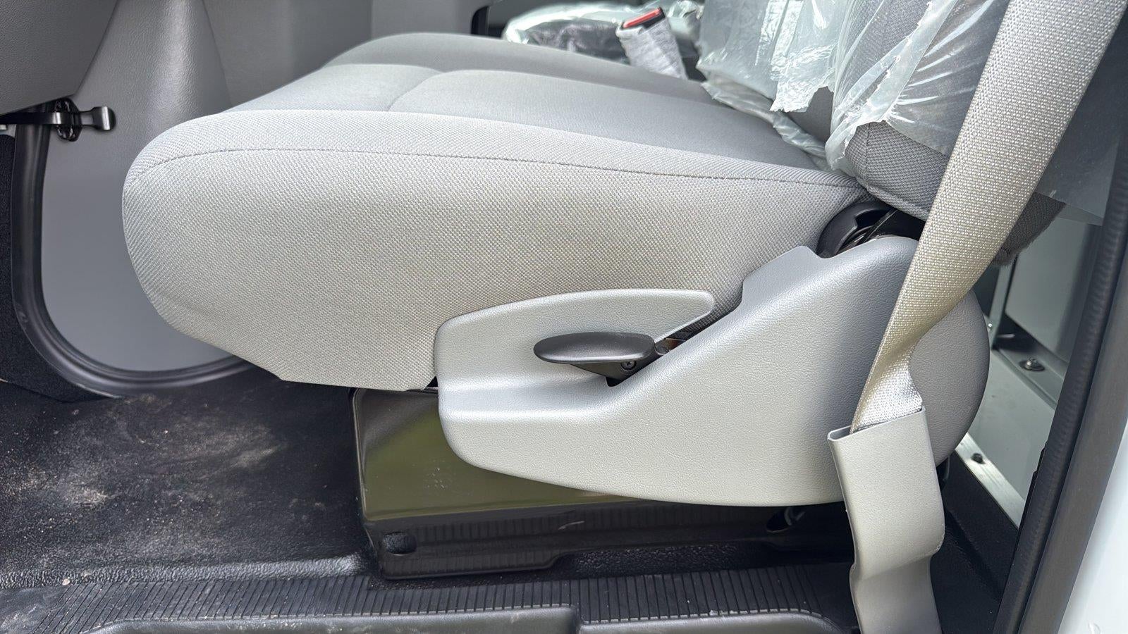 2027 Ford E-Series Cutaway Base