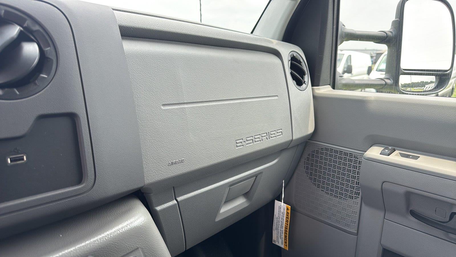 2027 Ford E-Series Cutaway Base