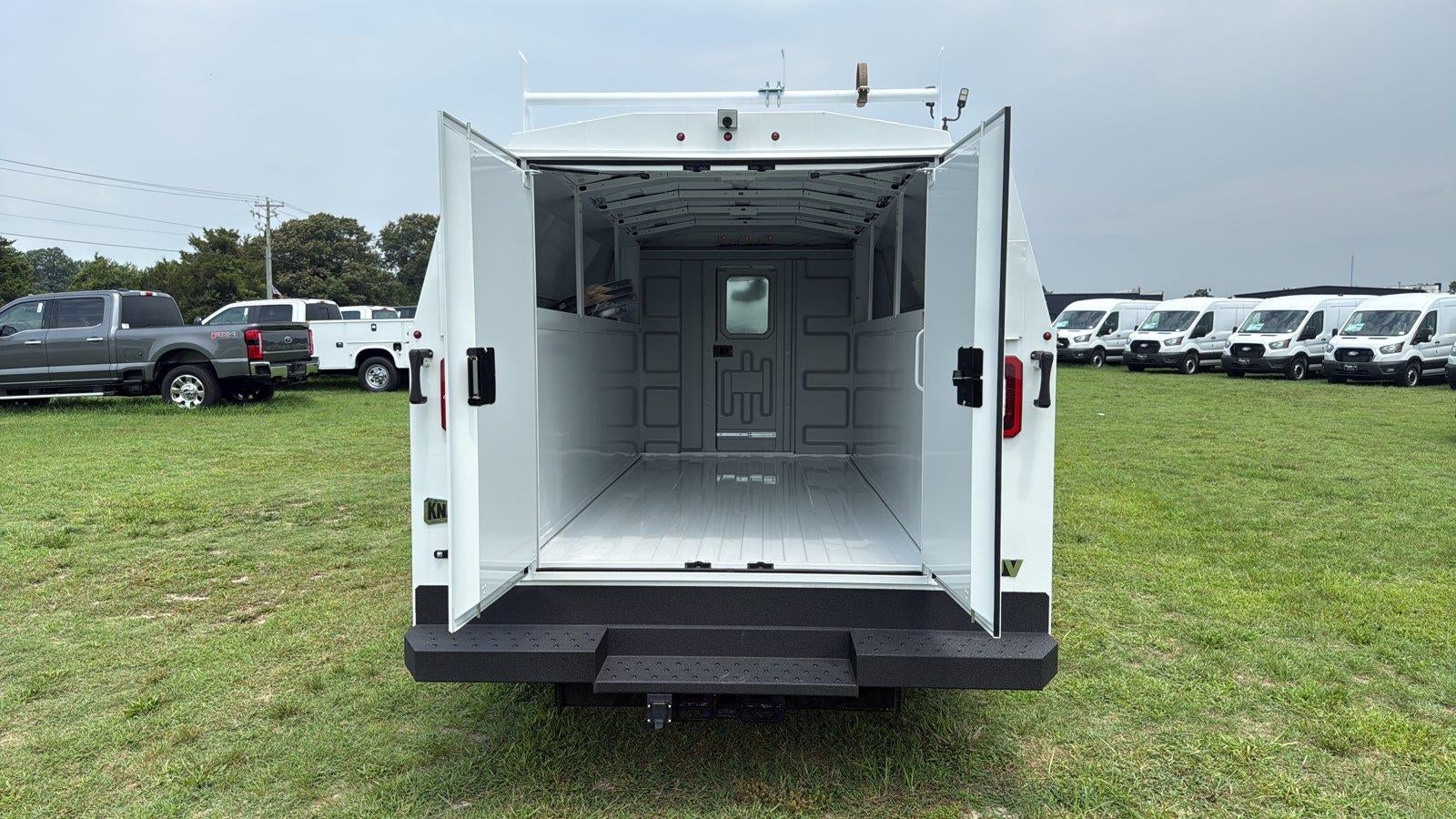 2027 Ford E-Series Cutaway Base