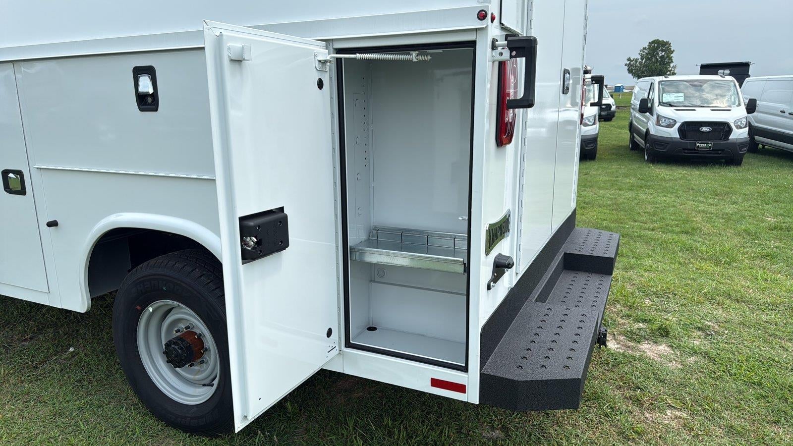 2027 Ford E-Series Cutaway Base
