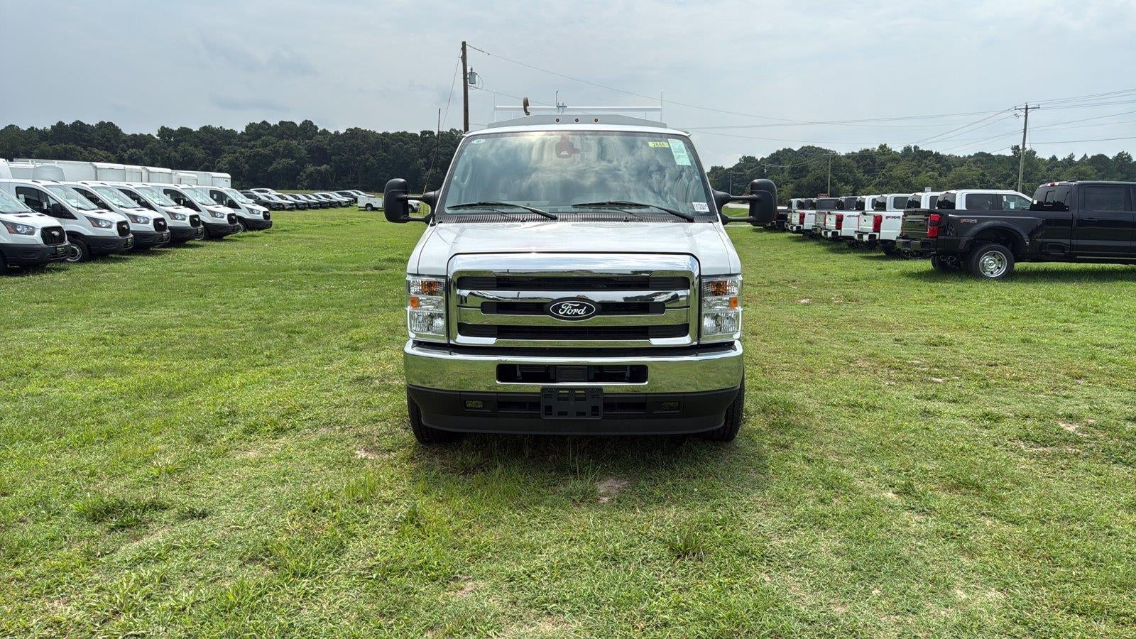 2027 Ford E-Series Cutaway Base
