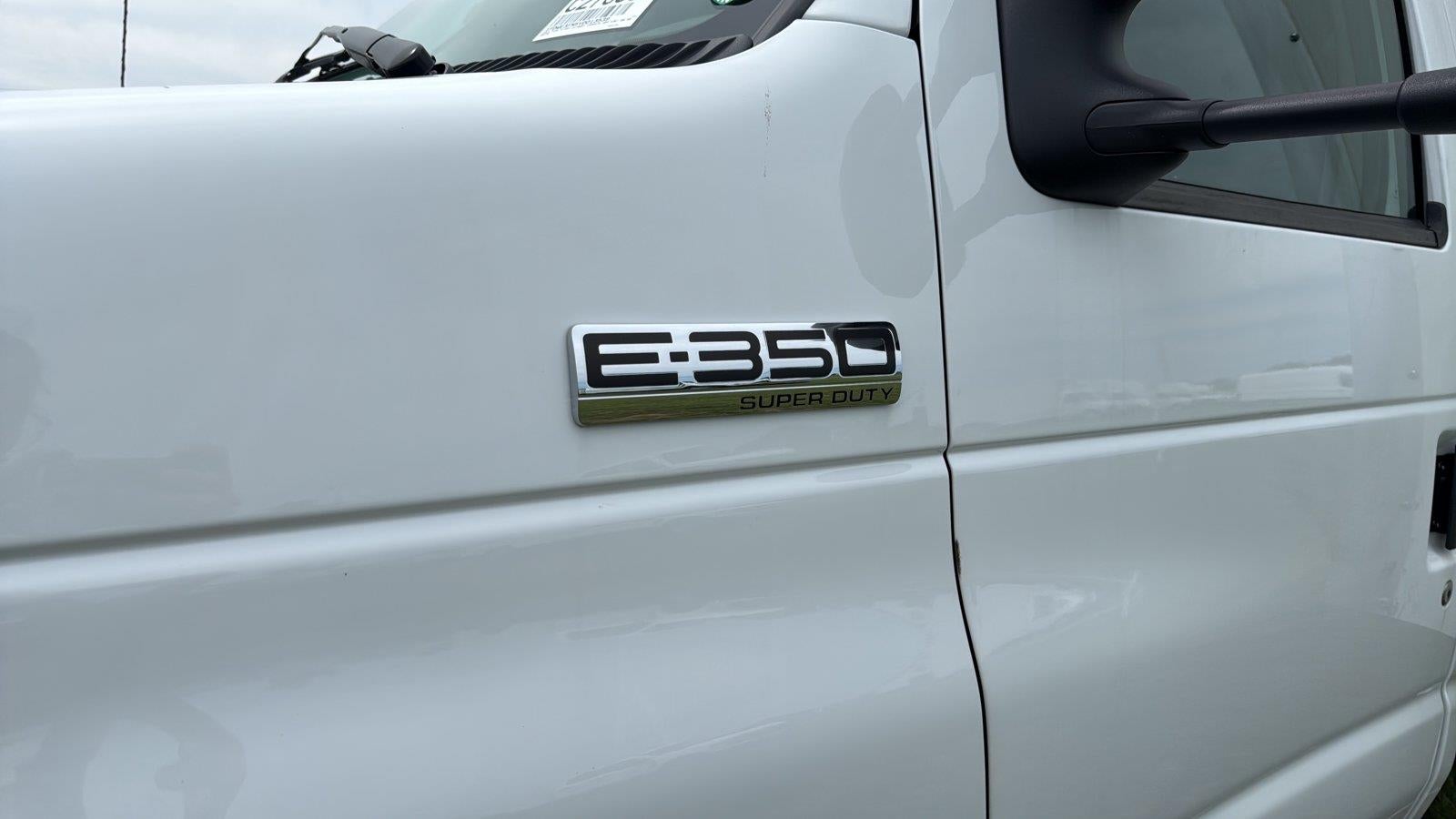 2027 Ford E-Series Cutaway Base