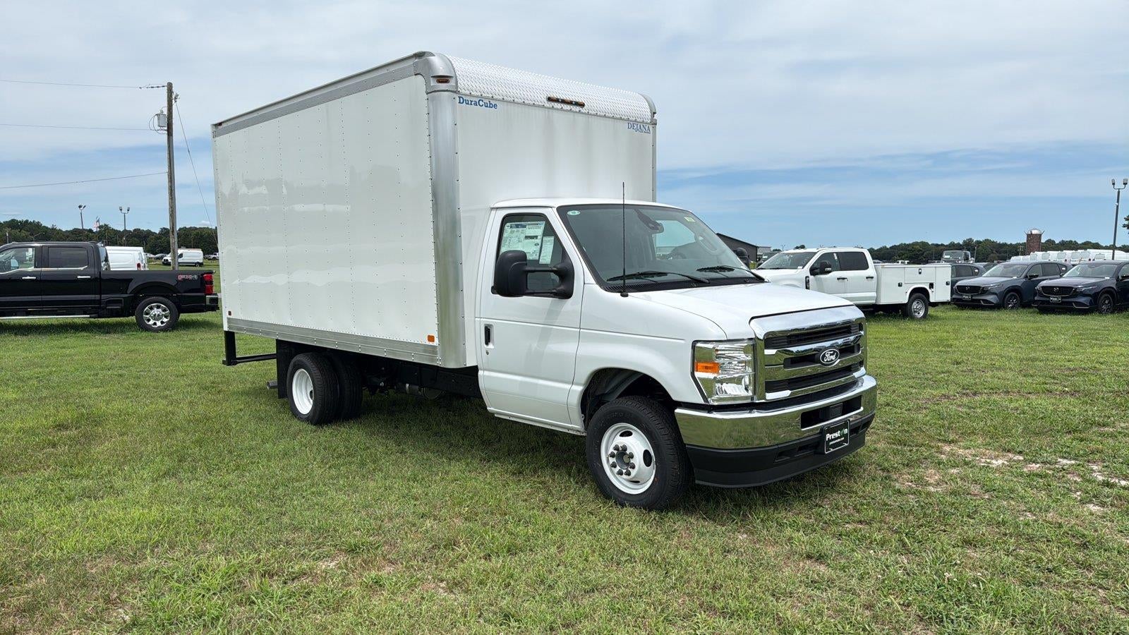 2027 Ford E-Series Cutaway Base