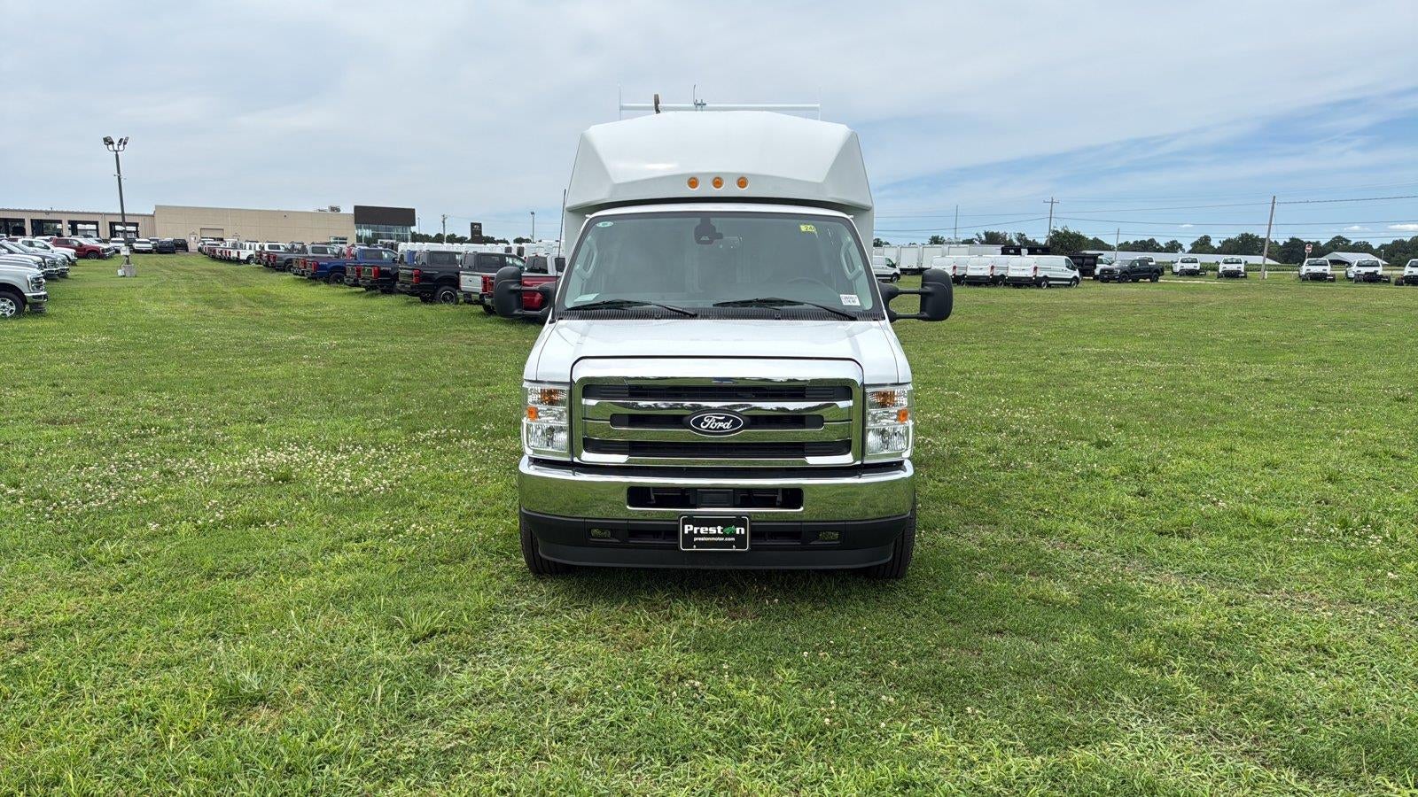 2026 Ford E-Series Cutaway 12' KNAPHEIDE SRW KUV BODY