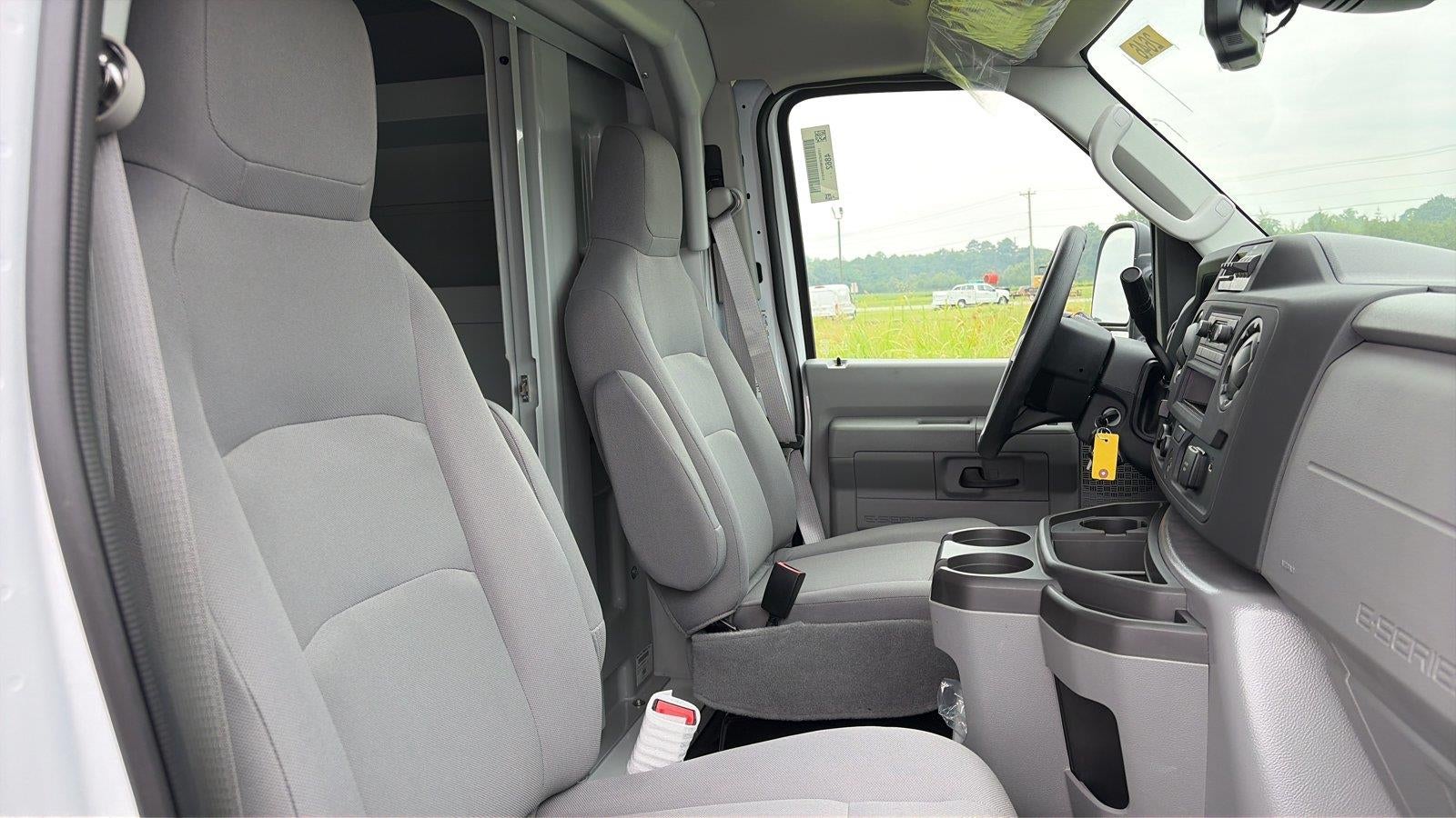 2027 Ford E-Series Cutaway 10' KNAPHEIDE KUV MID ROOF ENCLOSED SERVICE BODY, CLASS V HITCH, 3 BOW LADDER RACKS, MASTER LOCK SYSTEM