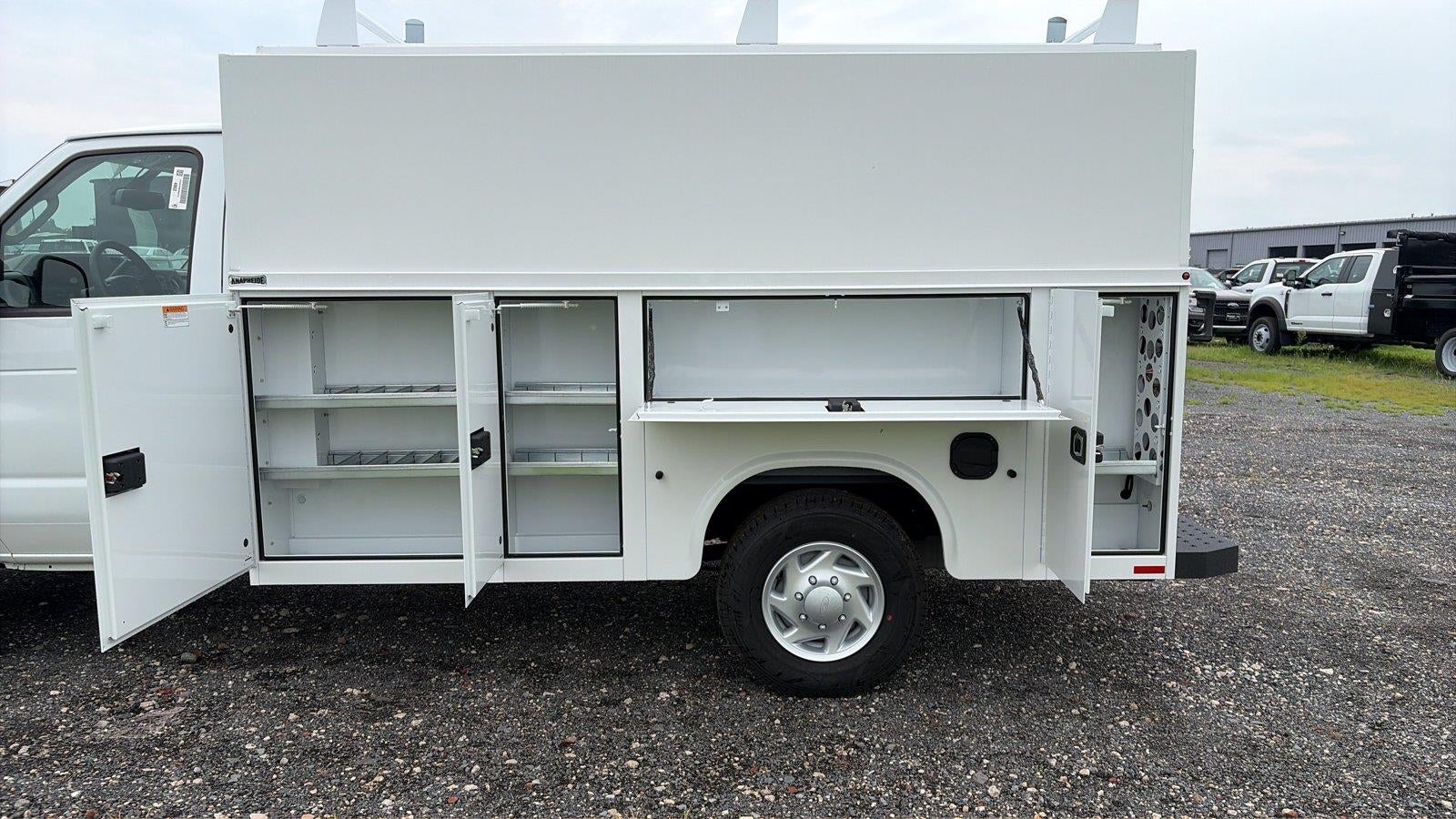 2027 Ford E-Series Cutaway 10' KNAPHEIDE KUV MID ROOF ENCLOSED SERVICE BODY, CLASS V HITCH, 3 BOW LADDER RACKS, MASTER LOCK SYSTEM