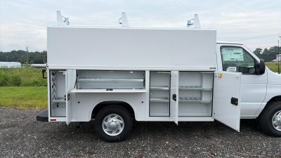 2027 Ford E-Series Cutaway 10' KNAPHEIDE KUV MID ROOF ENCLOSED SERVICE BODY, CLASS V HITCH, 3 BOW LADDER RACKS, MASTER LOCK SYSTEM