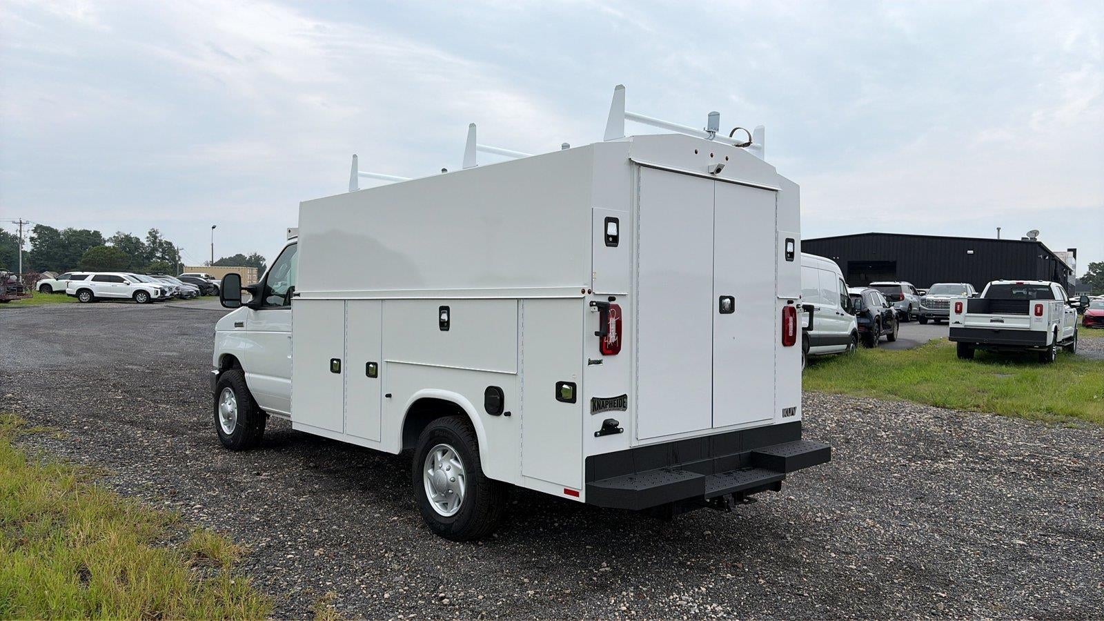2027 Ford E-Series Cutaway 10' KNAPHEIDE KUV MID ROOF ENCLOSED SERVICE BODY, CLASS V HITCH, 3 BOW LADDER RACKS, MASTER LOCK SYSTEM