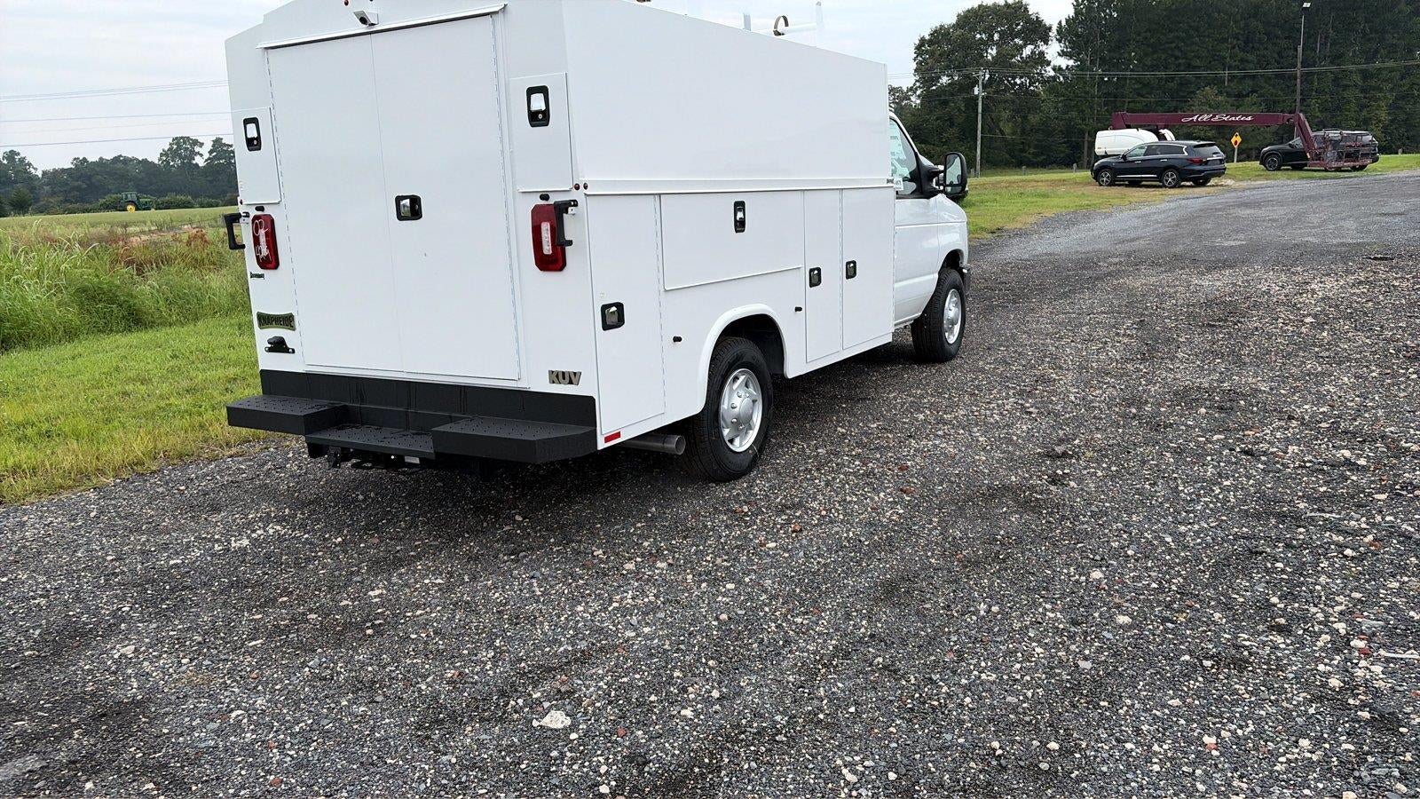 2027 Ford E-Series Cutaway 10' KNAPHEIDE KUV MID ROOF ENCLOSED SERVICE BODY, CLASS V HITCH, 3 BOW LADDER RACKS, MASTER LOCK SYSTEM