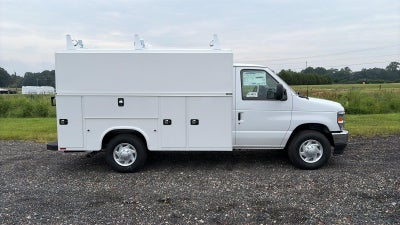 2027 Ford E-Series Cutaway 10' KNAPHEIDE KUV MID ROOF ENCLOSED SERVICE BODY, CLASS V HITCH, 3 BOW LADDER RACKS, MASTER LOCK SYSTEM